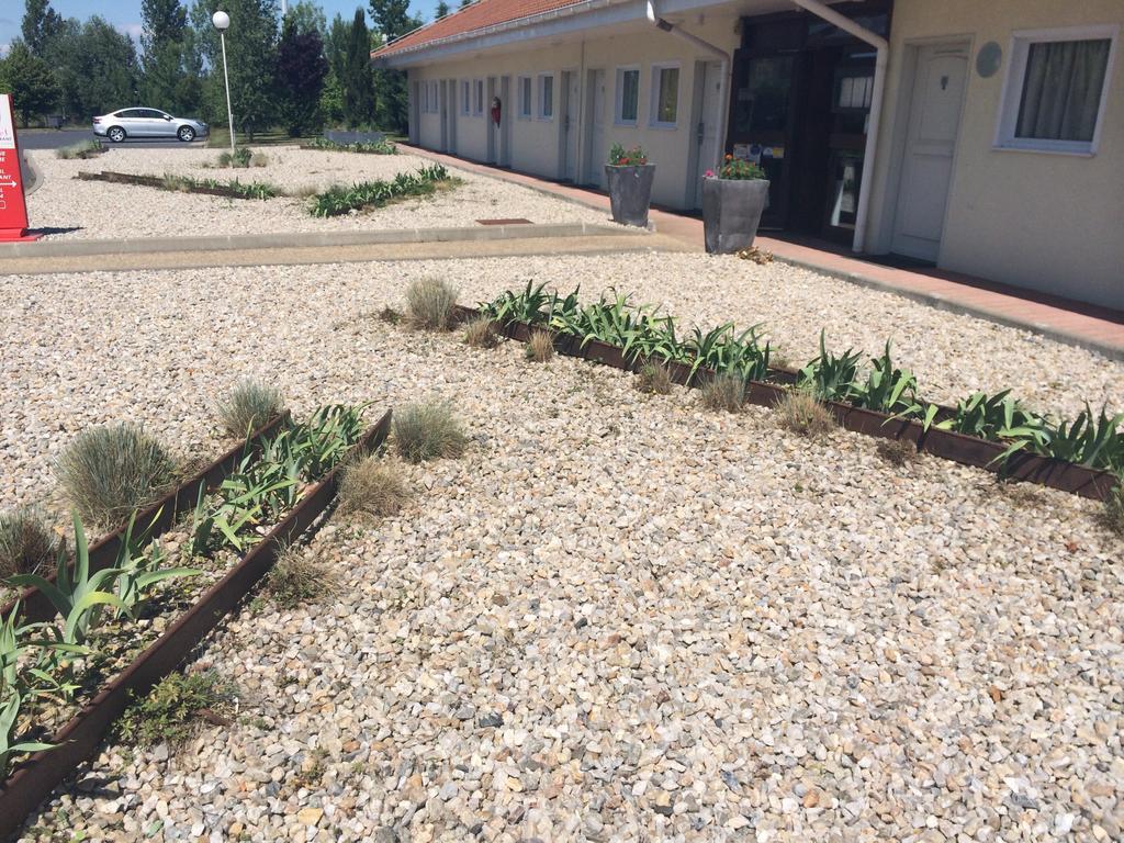 Hotel Evan Lempdes sur Allagnon Bagian luar foto