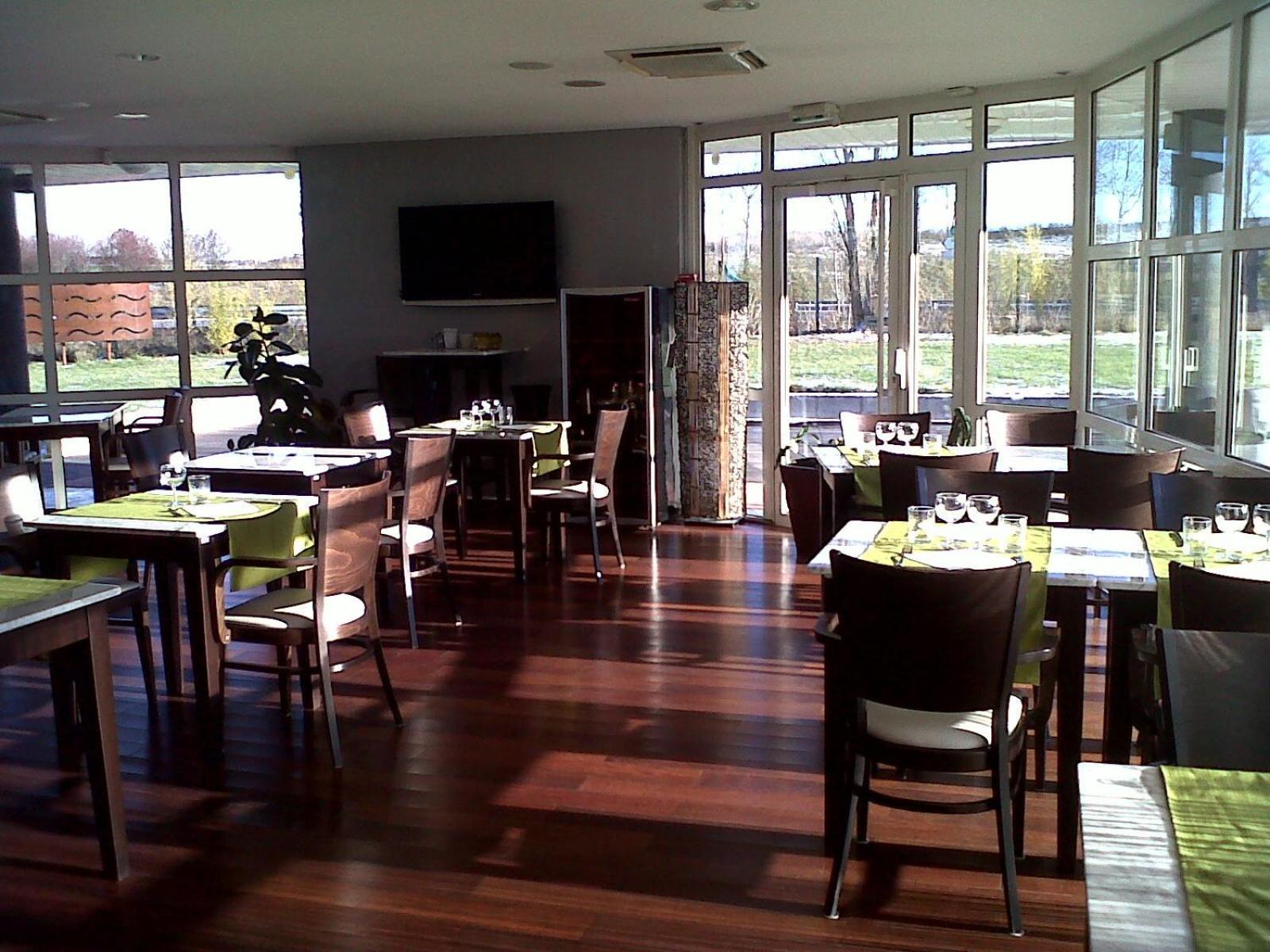 Hotel Evan Lempdes sur Allagnon Bagian luar foto