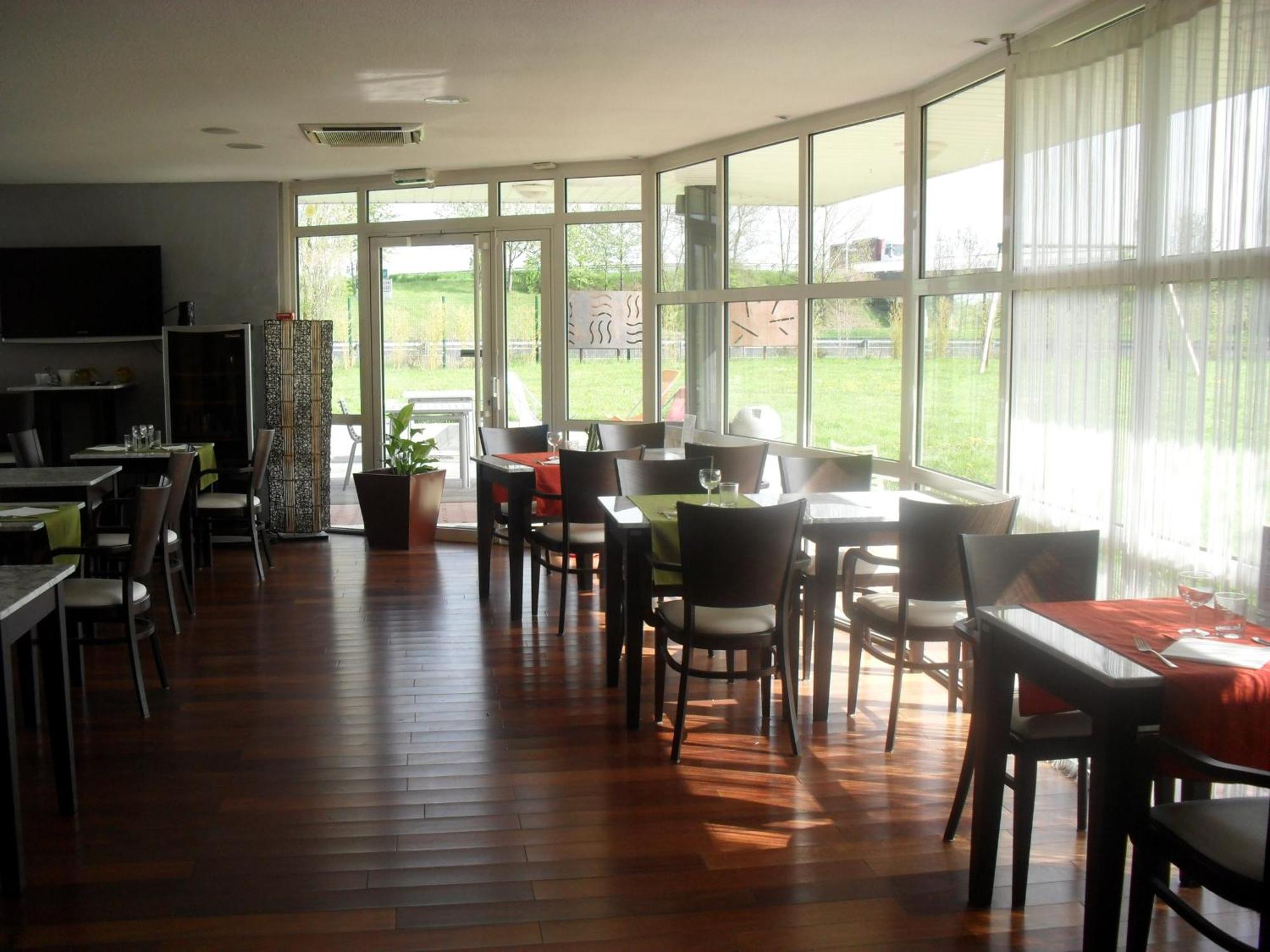 Hotel Evan Lempdes sur Allagnon Bagian luar foto