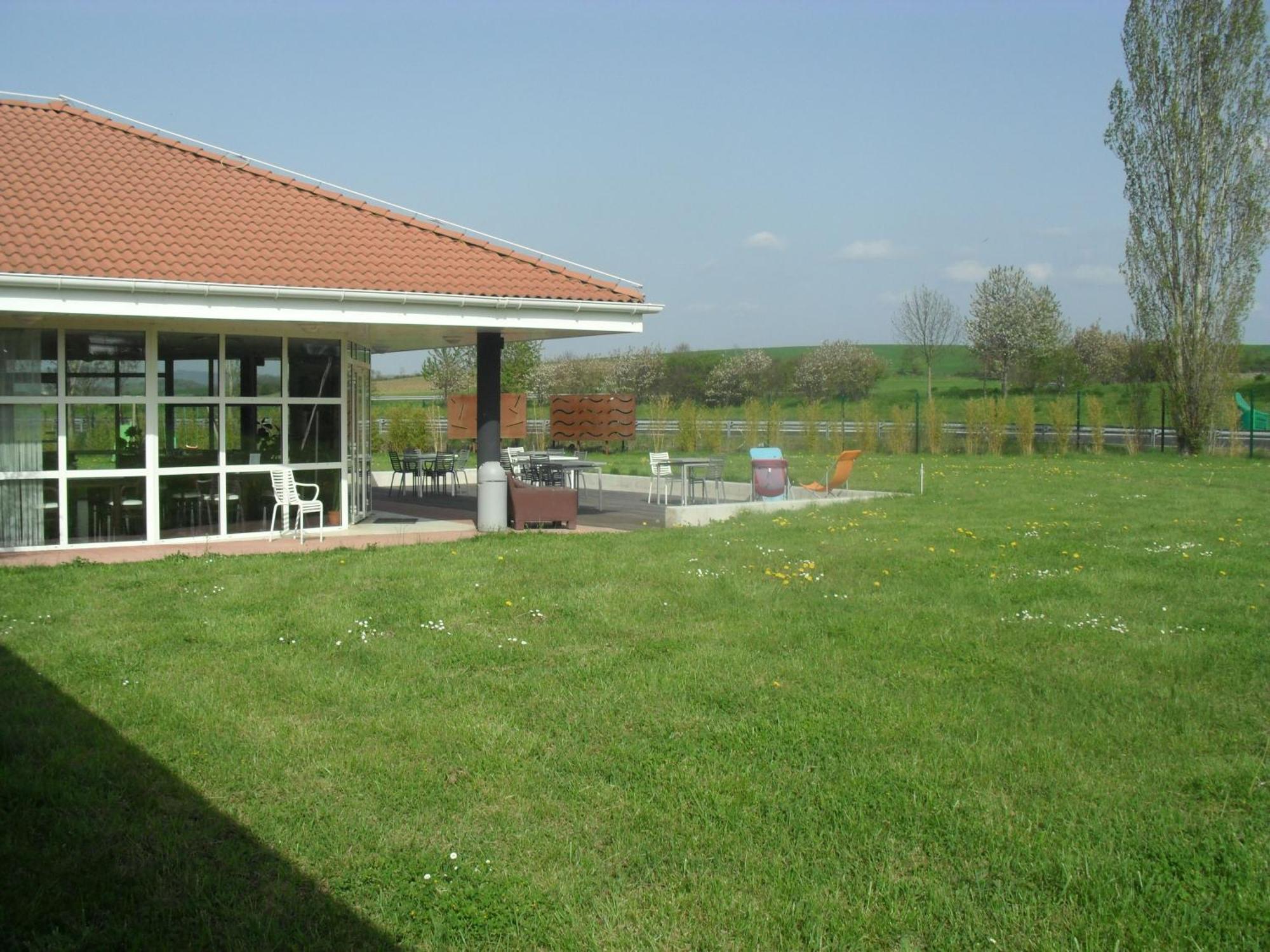 Hotel Evan Lempdes sur Allagnon Bagian luar foto