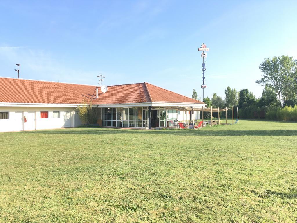 Hotel Evan Lempdes sur Allagnon Bagian luar foto