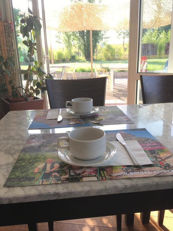 Hotel Evan Lempdes sur Allagnon Bagian luar foto