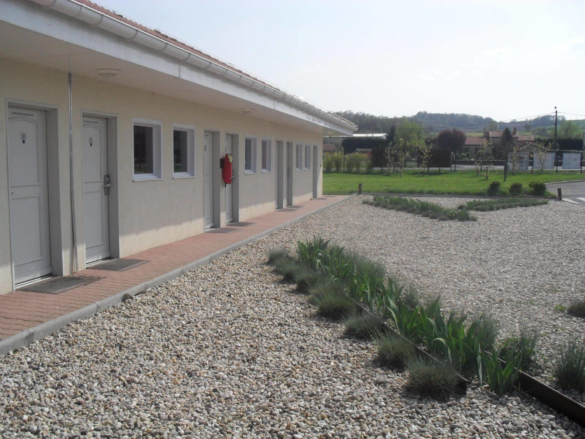 Hotel Evan Lempdes sur Allagnon Bagian luar foto