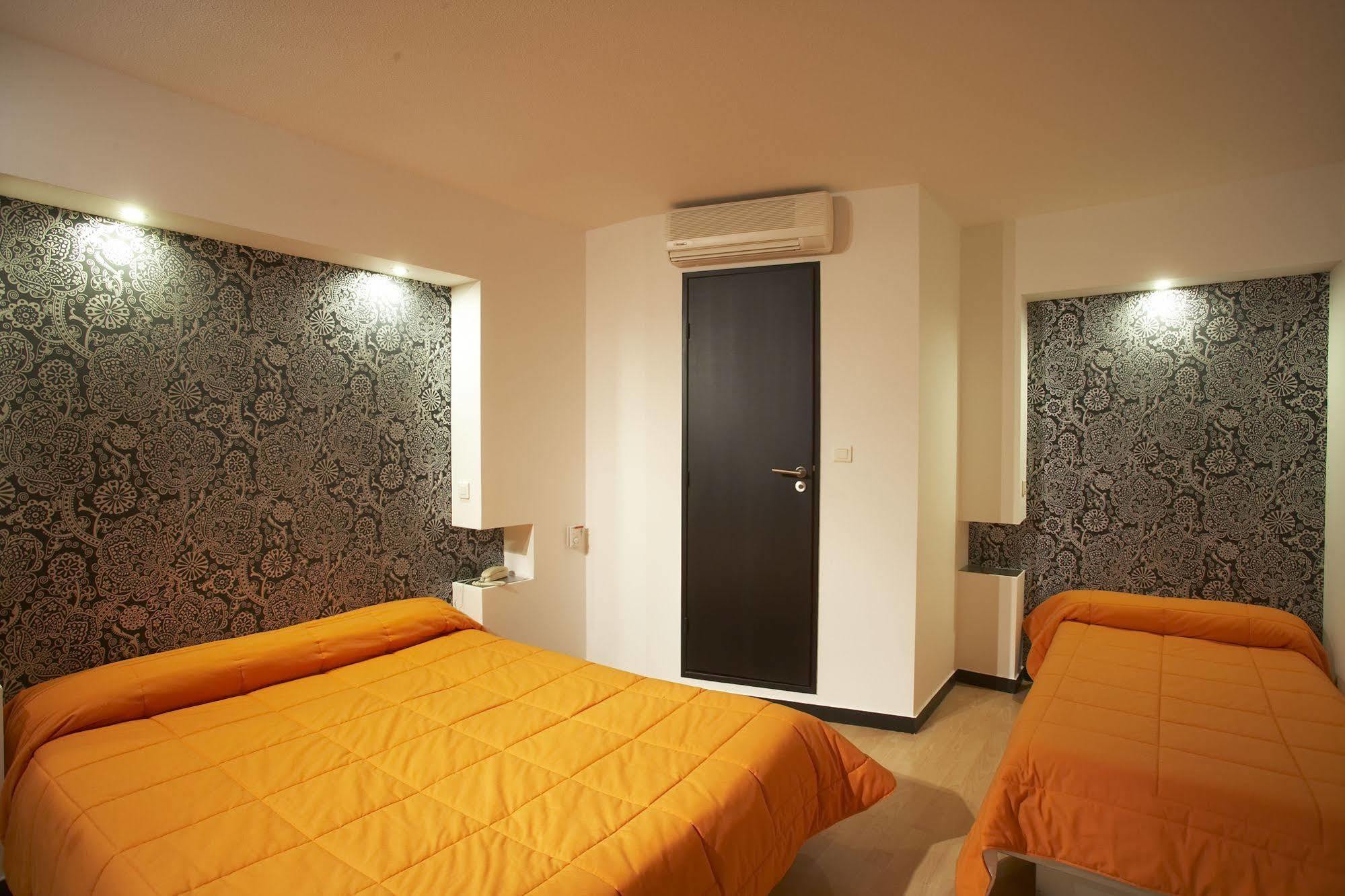 Hotel Evan Lempdes sur Allagnon Bagian luar foto