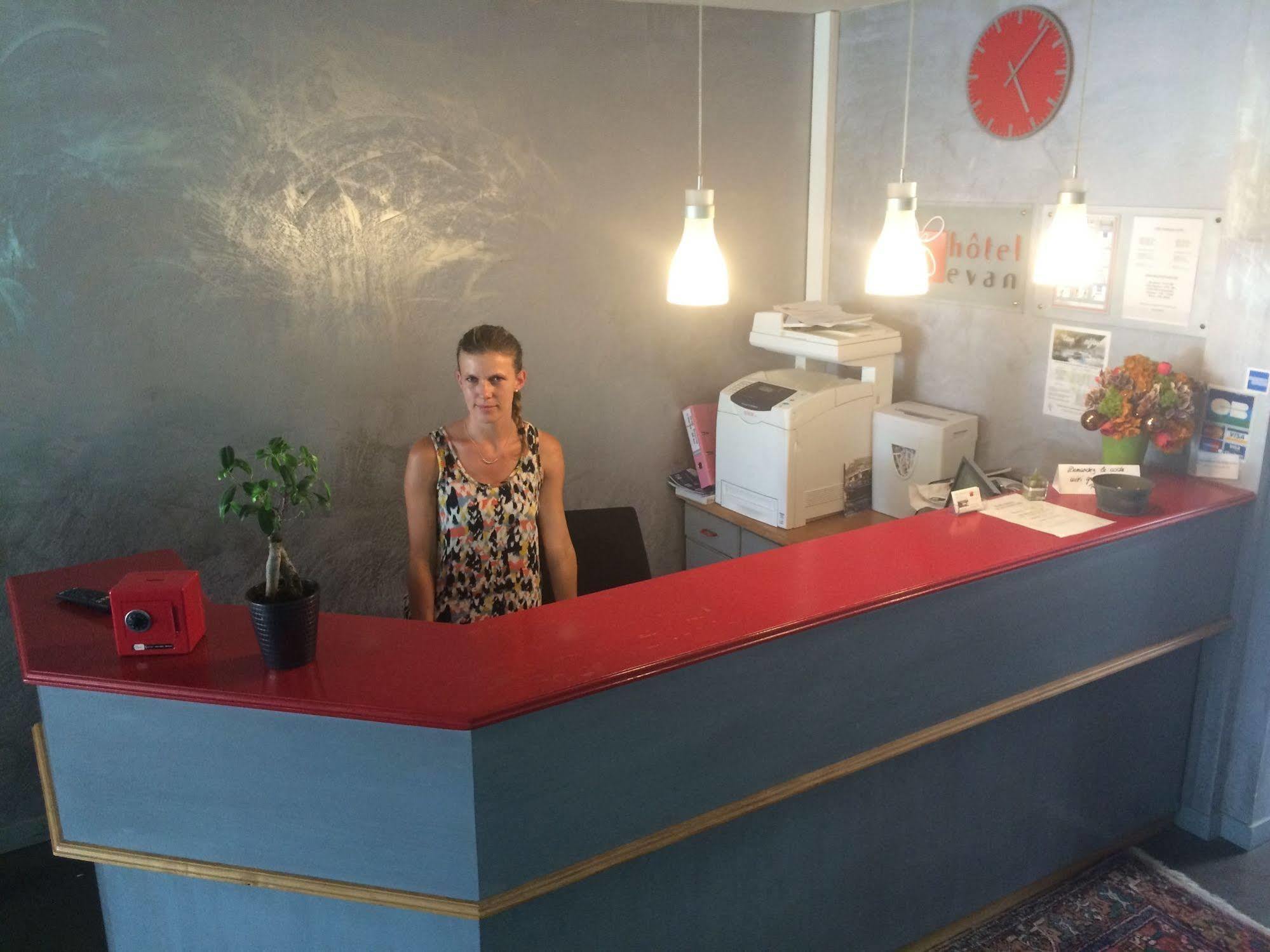 Hotel Evan Lempdes sur Allagnon Bagian luar foto