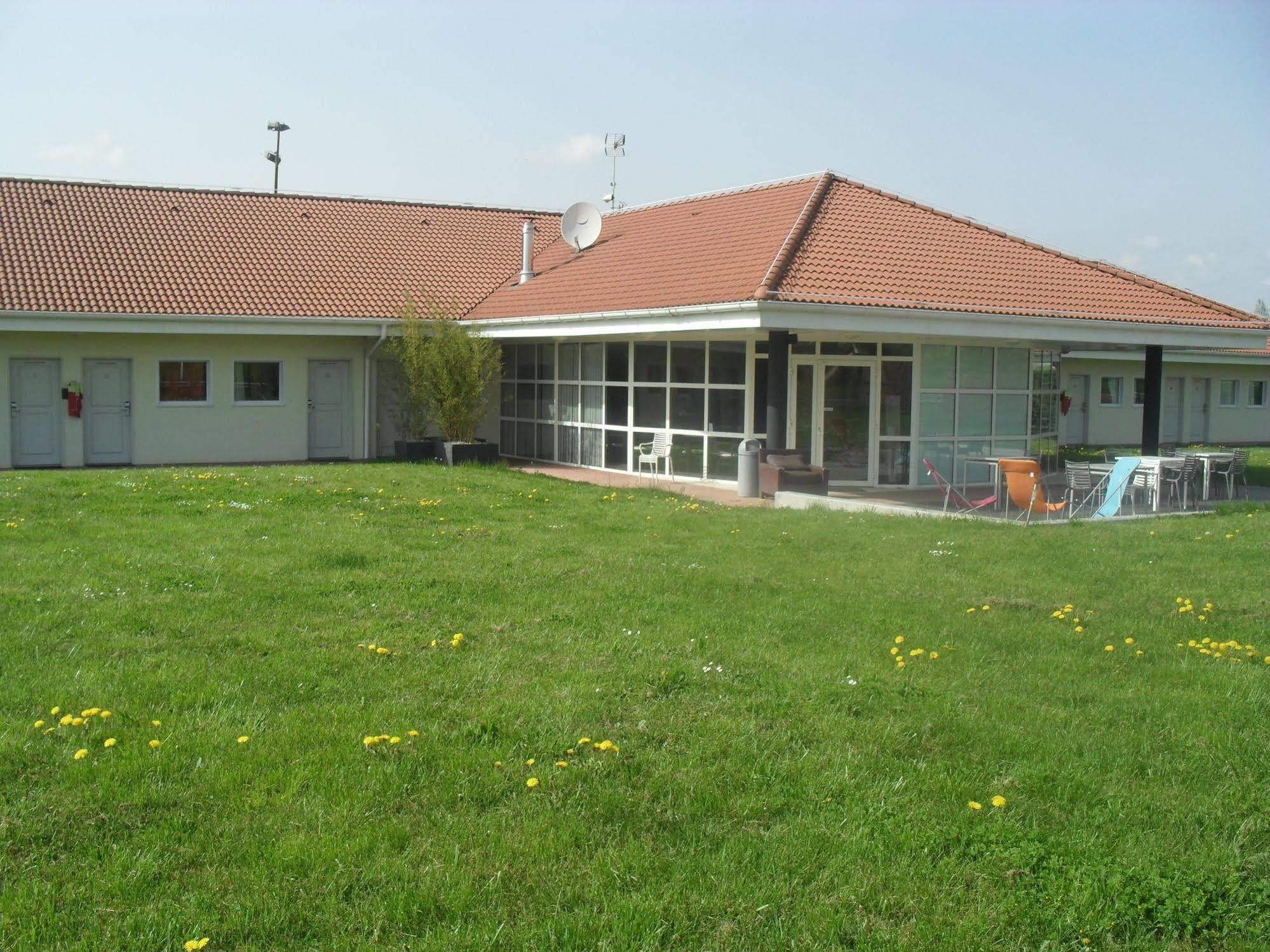 Hotel Evan Lempdes sur Allagnon Bagian luar foto